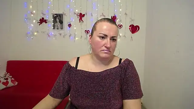 Snapshot of DianaMGG chatting on February 12, 2026, 8:58 am DianaMGG online show from February 12, 2026, 8:58 am