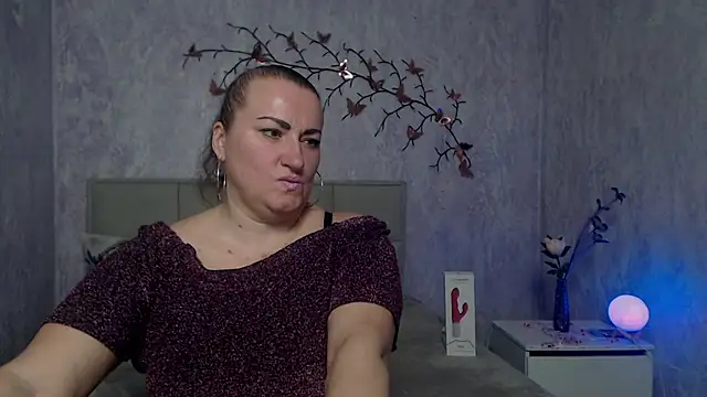 Snapshot of DianaMGG chatting on February 25, 2026, 6:13 am DianaMGG online show from February 25, 2026, 6:13 am