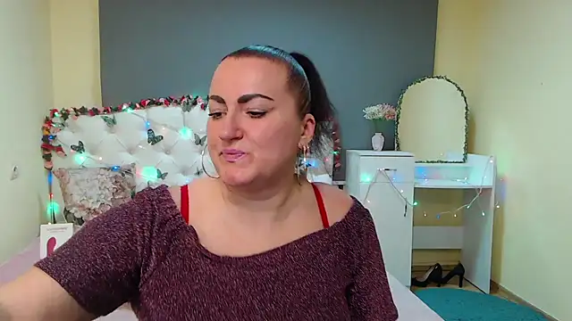 Snapshot of DianaMGG chatting on March 6, 2026, 6:47 pm DianaMGG online show from March 6, 2026, 6:47 pm