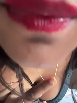 naughtysaraaa online show from July 2, 2026, 5:02 am