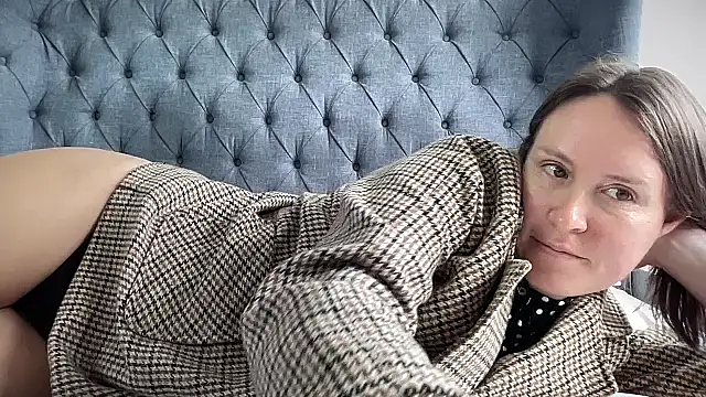 eatmypie69 online show from September 15, 2025, 9:21 am