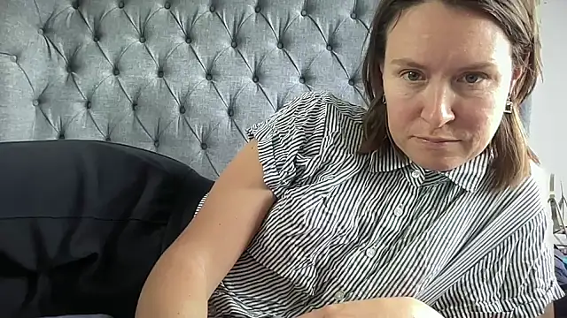 eatmypie69 online show from October 20, 2025, 10:16 am