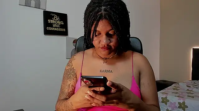 ZahraRose online show from October 31, 2025, 8:05 pm