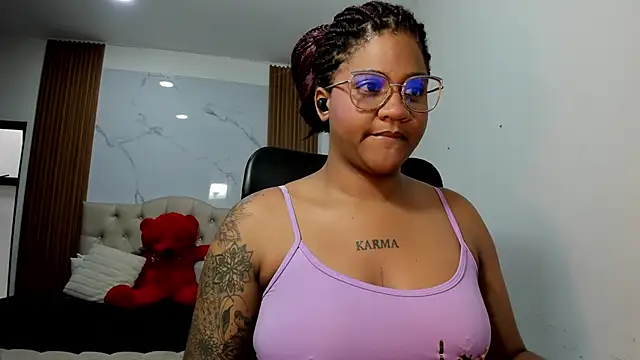 ZahraRose online show from February 26, 2026, 8:20 pm