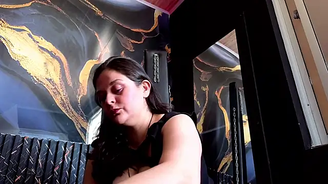 AmandaKovich online show from June 15, 2026, 7:46 pm