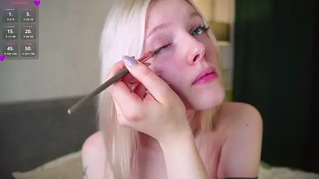 EdlaHewell online show from March 8, 2026, 1:11 am