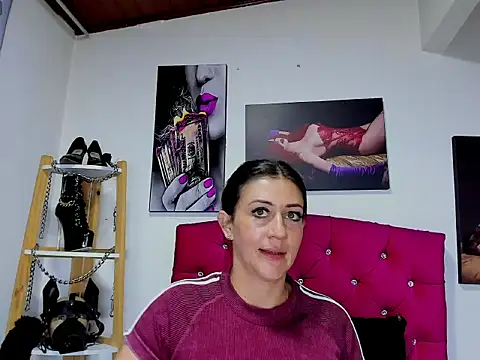 angellyhorny online show from August 6, 2026, 12:22 pm