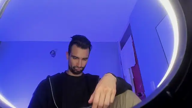 K cique online show from October 16, 2025, 6:21 am