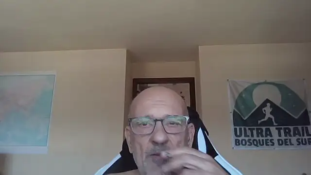 Snapshot of llopaco chatting on June 1, 2026, 11:32 am llopaco online show from June 1, 2026, 11:32 am