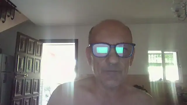 Snapshot of llopaco chatting on June 15, 2026, 11:10 am llopaco online show from June 15, 2026, 11:10 am