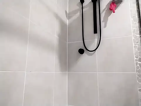 iswimnaked007 online show from September 28, 2025, 2:13 pm