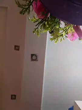 Loly2025 online show from February 19, 2025, 2:44 pm