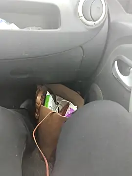 Loly2025 online show from February 16, 2025, 10:43 am