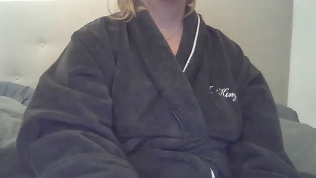 sizha6 online show from October 15, 2025, 4:44 am