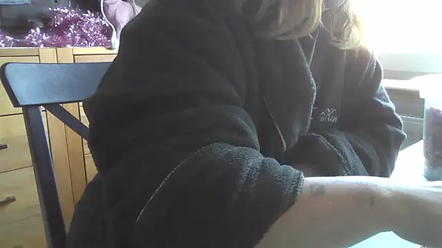 sizha6 online show from September 19, 2025, 5:44 am