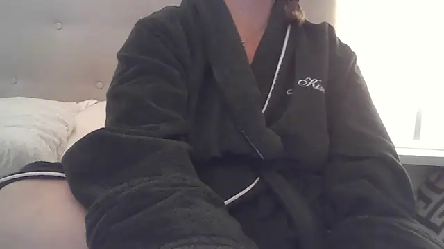 sizha6 online show from September 26, 2025, 8:32 am