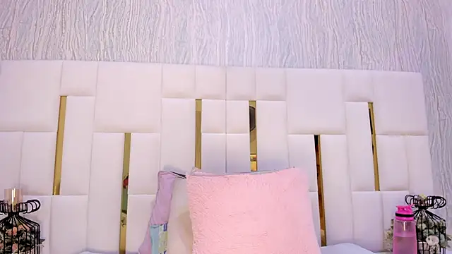 hillary uckerman  online show from November 11, 2025, 11:16 am