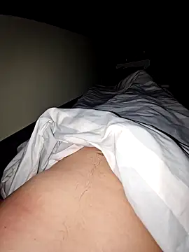 Snapshot of DerechteJunge chatting on October 6, 2025, 4:35 am DerechteJunge online show from October 6, 2025, 4:35 am