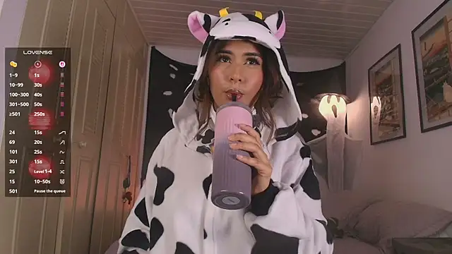 mmycaliope online show from October 30, 2025, 11:12 pm