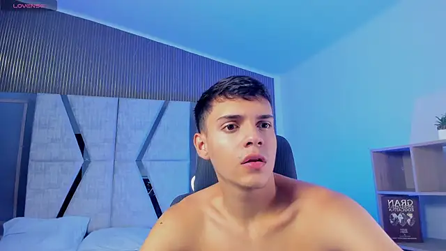 JacobRoberts1 online show from October 8, 2025, 8:42 pm