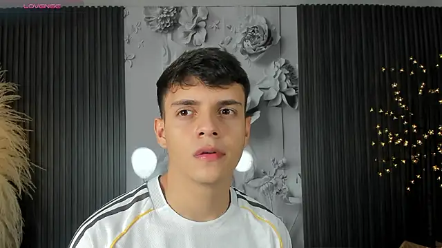 JacobRoberts1 online show from February 4, 2026, 4:07 am