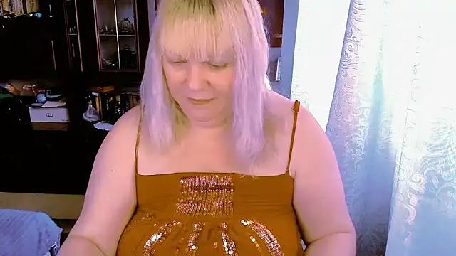 Snapshot of FlowerButterf chatting on March 4, 2026, 10:45 am FlowerButterf online show from March 4, 2026, 10:45 am