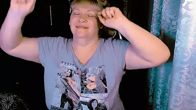 Snapshot of FlowerButterf chatting on March 9, 2026, 1:09 am FlowerButterf online show from March 9, 2026, 1:09 am