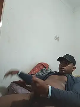 bosszonke123 online show from June 3, 2026, 9:41 pm