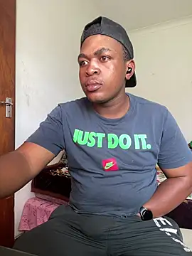 Snapshot of bosszonke123 chatting on April 1, 2026, 12:28 pm bosszonke123 online show from April 1, 2026, 12:28 pm