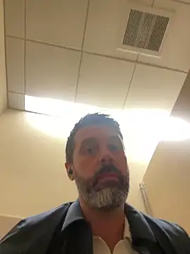 plaintreebull online show from April 1, 2026, 7:44 pm