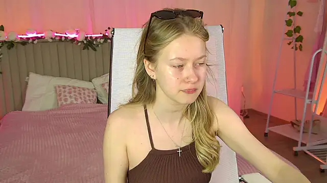 EveMundie online show from May 8, 2026, 6:39 am