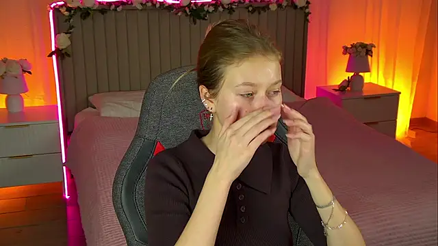 EveMundie online show from October 29, 2025, 12:15 pm