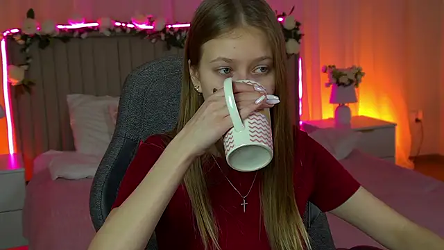 EveMundie online show from December 23, 2025, 9:52 am