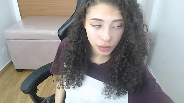 danatella a online show from October 8, 2025, 1:51 am