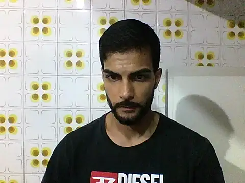 Gabrielteixeira120 online show from May 12, 2026, 8:37 pm