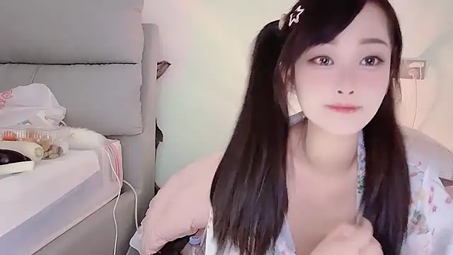 yueyue2003 online show from March 21, 2025, 2:18 pm