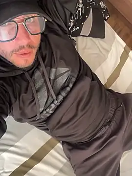 locoxTi45 online show from March 11, 2025, 7:58 pm