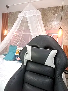 EmmaSulivan online show from October 14, 2025, 11:44 am