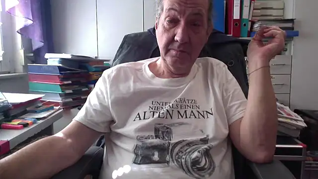 HMStraps01 online show from February 25, 2025, 10:26 am