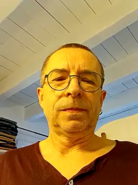 Xavspank2 online show from February 12, 2026, 8:47 am