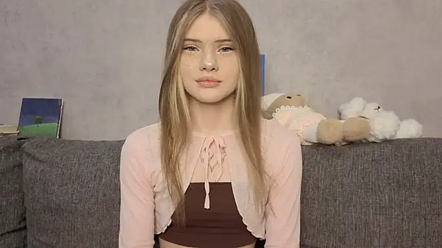 CarolinePepper online show from July 5, 2026, 1:29 pm