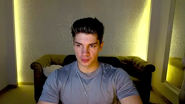 Snapshot of MaxKaiden chatting on June 4, 2026, 3:55 am MaxKaiden online show from June 4, 2026, 3:55 am