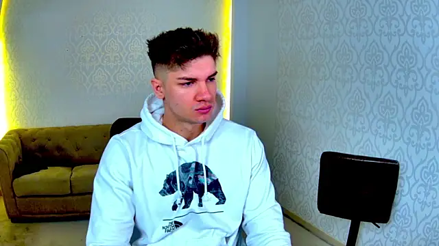 MaxKaiden online show from March 1, 2026, 5:29 am