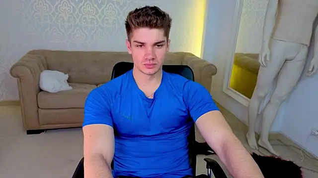 Snapshot of MaxKaiden chatting on May 25, 2026, 5:51 am MaxKaiden online show from May 25, 2026, 5:51 am