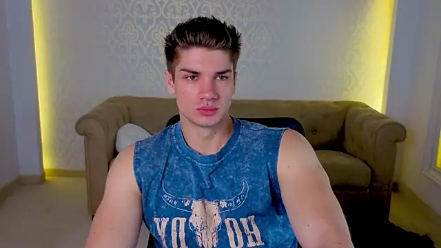 Snapshot of MaxKaiden chatting on June 2, 2026, 3:39 am MaxKaiden online show from June 2, 2026, 3:39 am