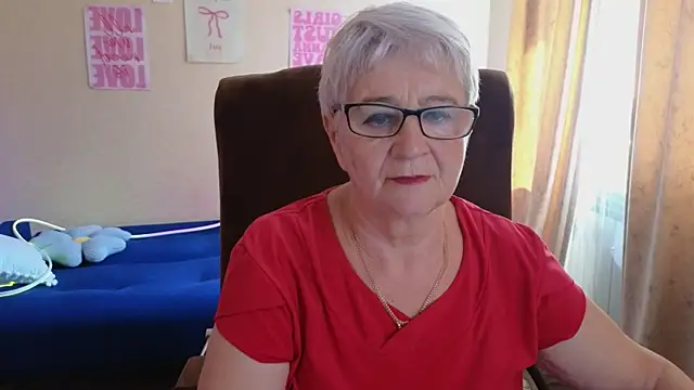 Snapshot of Sandra_Snowflake chatting on June 12, 2026, 12:14 pm Sandra Snowflake online show from June 12, 2026, 12:14 pm