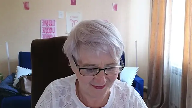Snapshot of Sandra_Snowflake chatting on May 19, 2026, 3:57 am Sandra Snowflake online show from May 19, 2026, 3:57 am