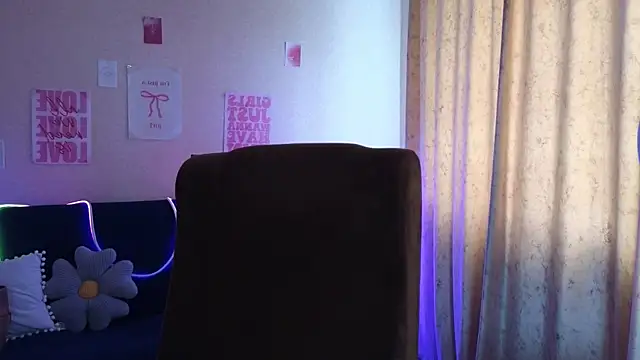 Snapshot of Sandra_Snowflake chatting on May 12, 2026, 12:00 pm Sandra Snowflake online show from May 12, 2026, 12:00 pm