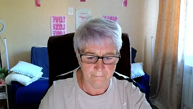 Snapshot of Sandra_Snowflake chatting on June 22, 2026, 3:58 am Sandra Snowflake online show from June 22, 2026, 3:58 am