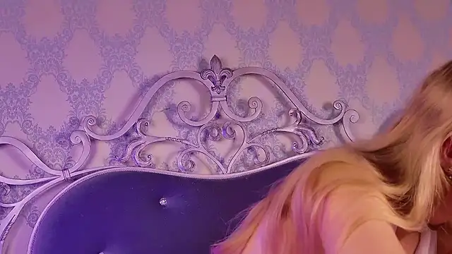 BECKI VRES online show from September 16, 2025, 3:46 pm